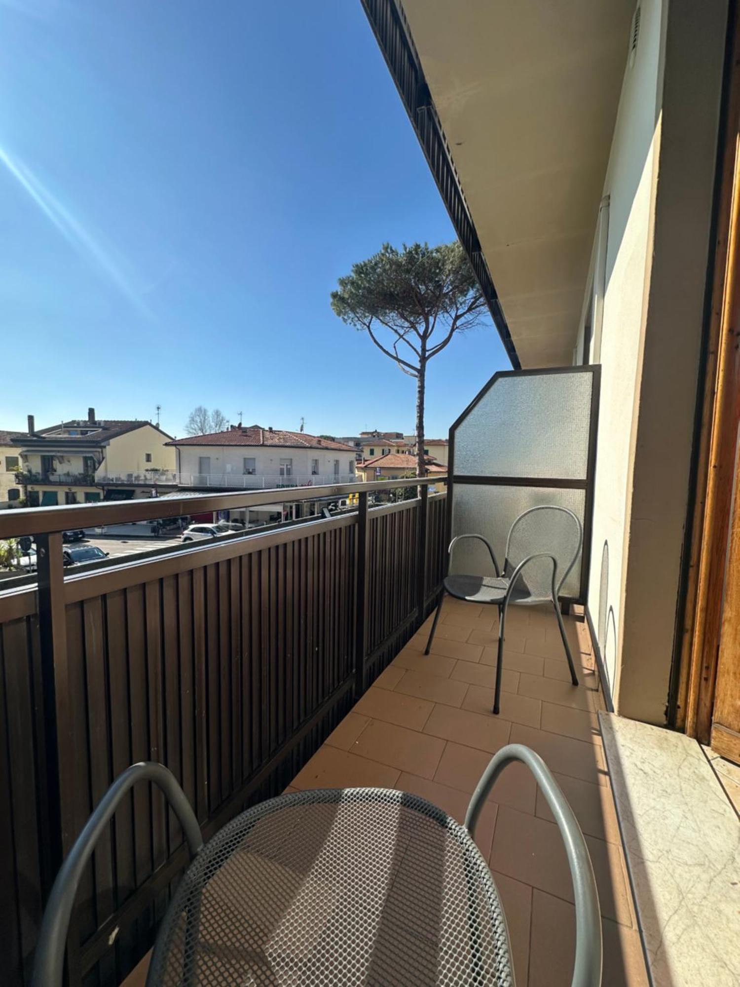La Riviera Hotel