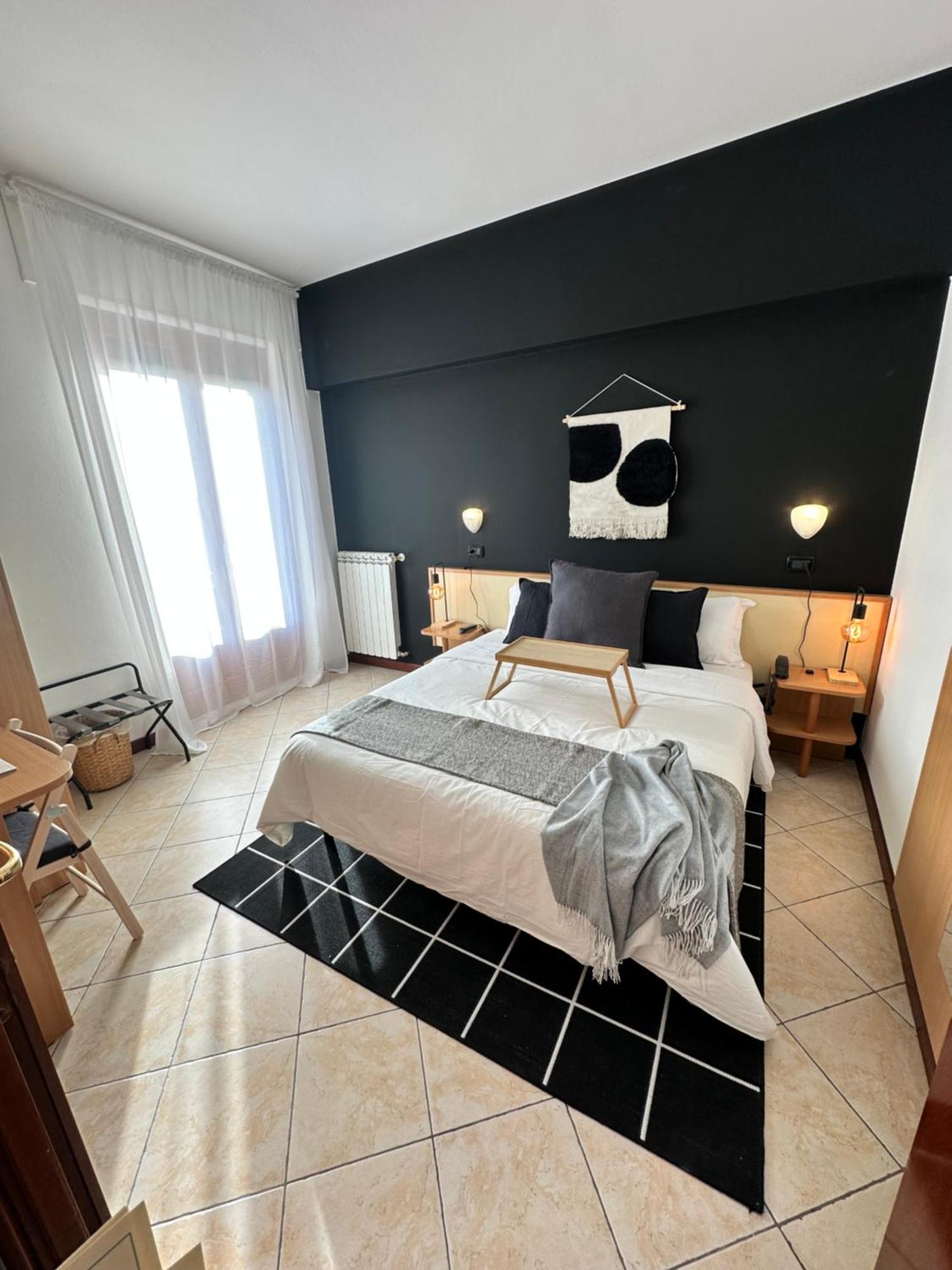 La Riviera 3*